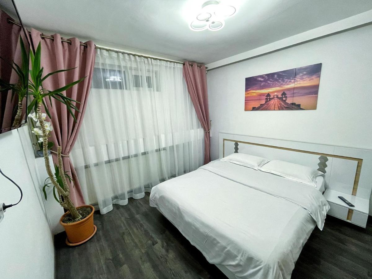 3 Rooms Cinema Garden Parking House بوخارست المظهر الخارجي الصورة