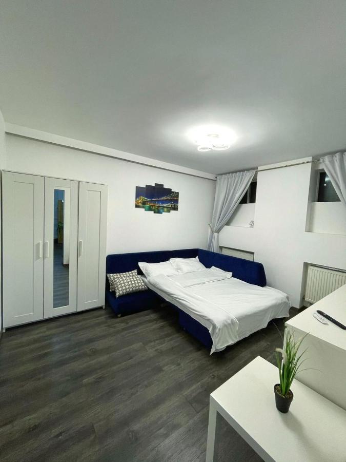 3 Rooms Cinema Garden Parking House بوخارست المظهر الخارجي الصورة