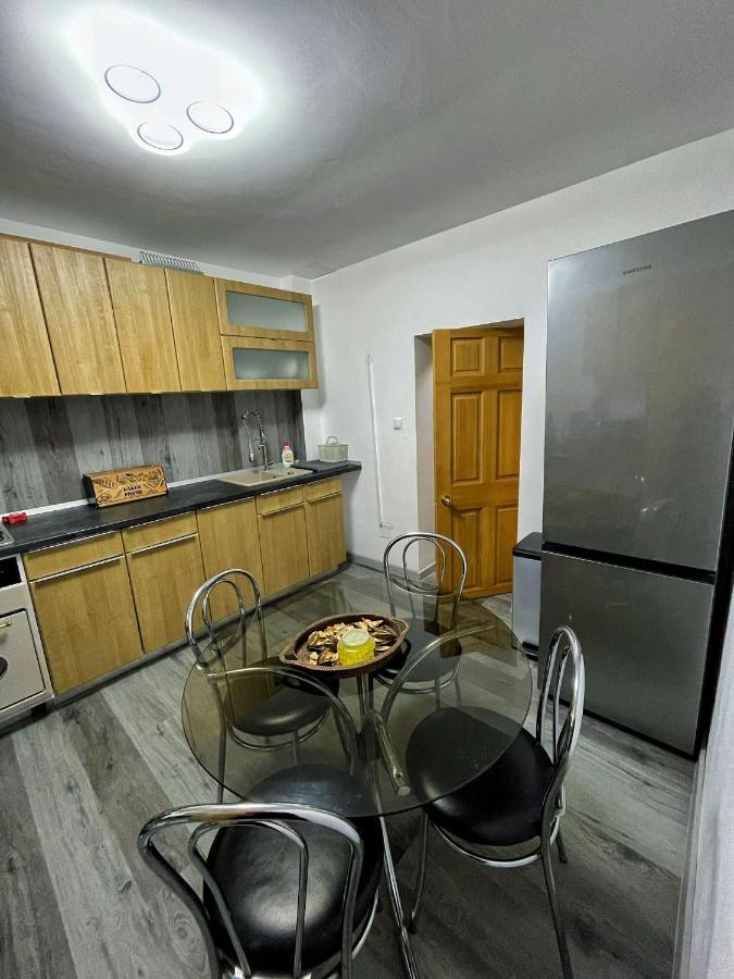3 Rooms Cinema Garden Parking House بوخارست المظهر الخارجي الصورة