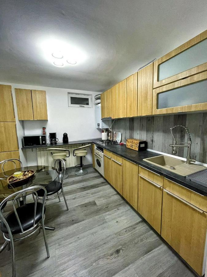 3 Rooms Cinema Garden Parking House بوخارست المظهر الخارجي الصورة
